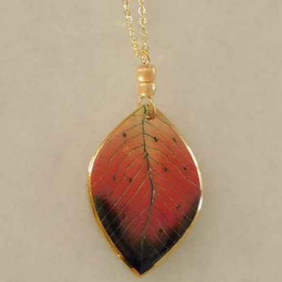 Porcelain Earrings and a Pendent - Picture 7 of 8